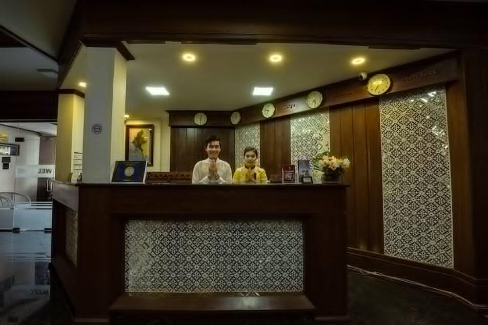 فندق يادانار أو أو مانديلاي المظهر الخارجي الصورة